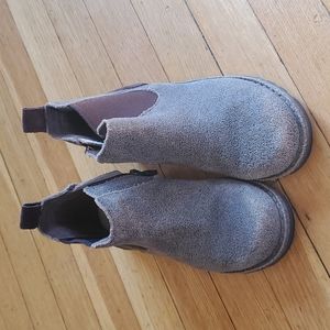UGG size 10 Chelsea boots